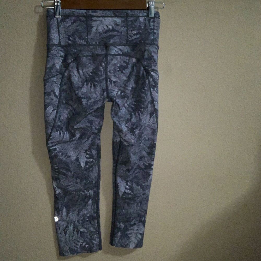 Lululemon leggings-capris